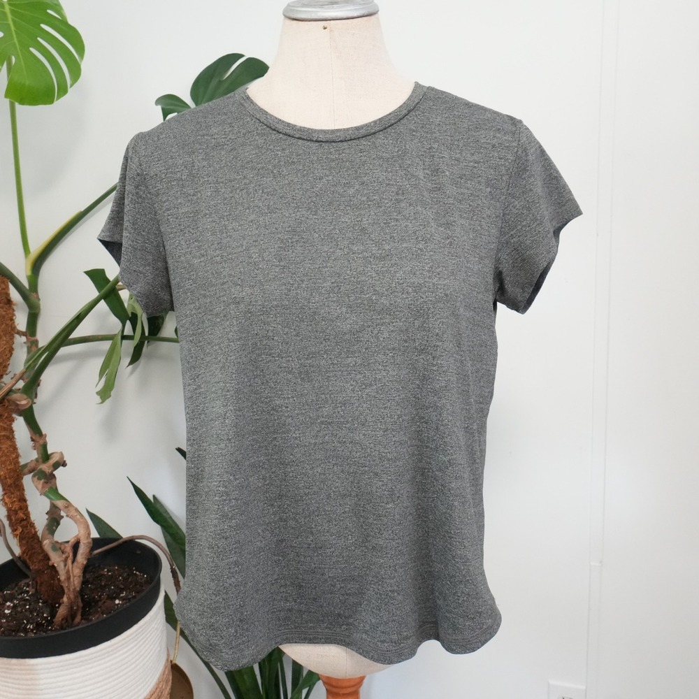 Quince Performance Tee Women Size M Grey Heathered Recycled‎ Stretch Activewear
